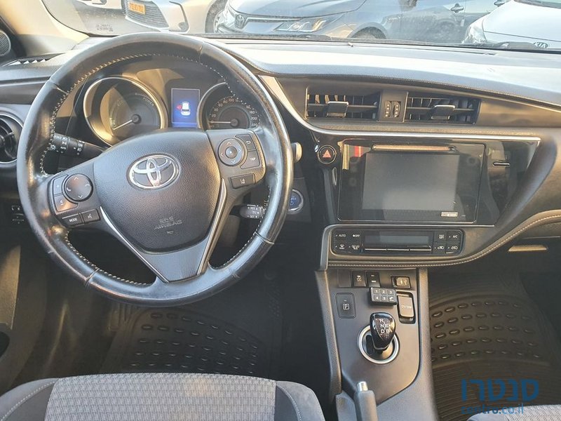 2018' Toyota Auris טויוטה אוריס photo #2