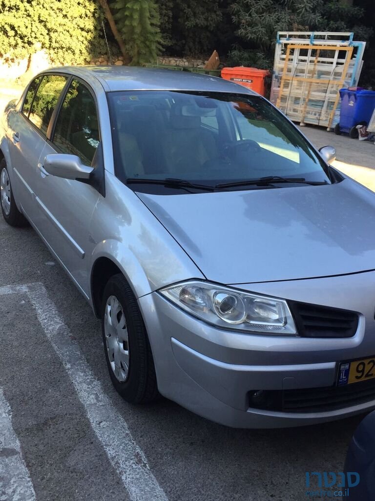 2008' Renault Megane New tires photo #3