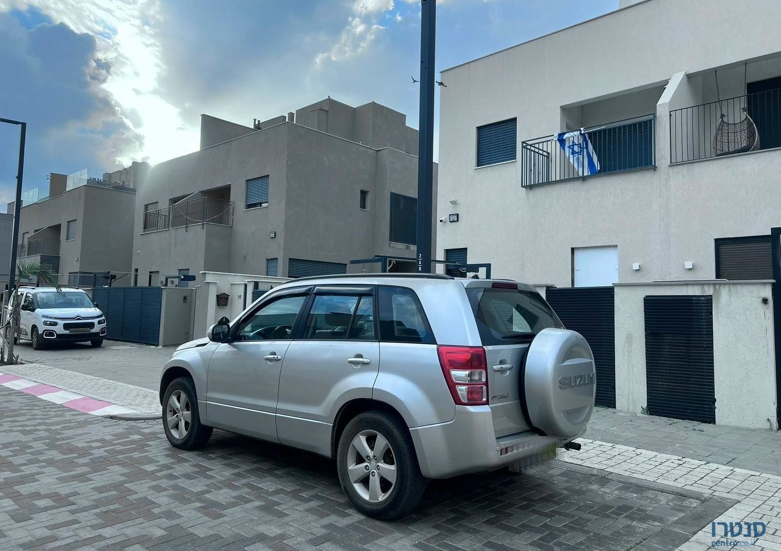 2011' Suzuki Grand Vitara סוזוקי גרנד ויטרה photo #3