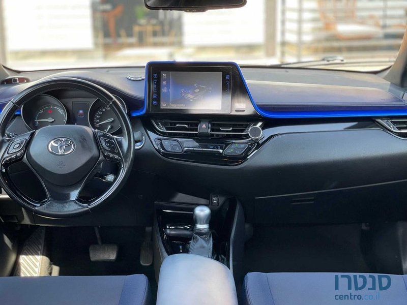 2017' Toyota C-HR טויוטה photo #3