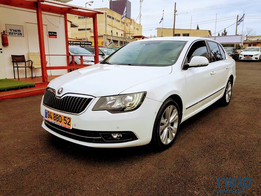 2014' Skoda Superb photo #1