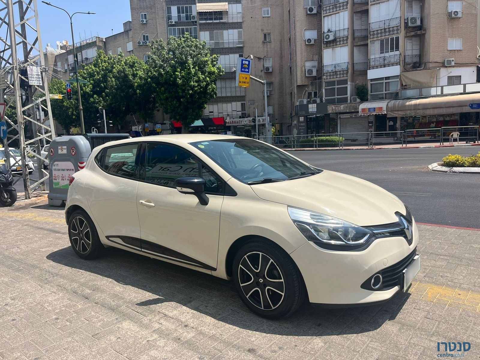 2017' Renault Clio photo #6