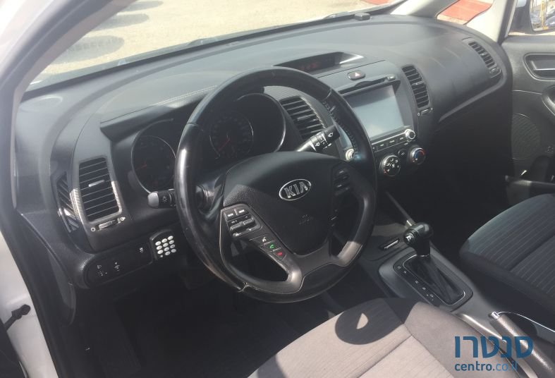 2014' Kia Forte photo #3