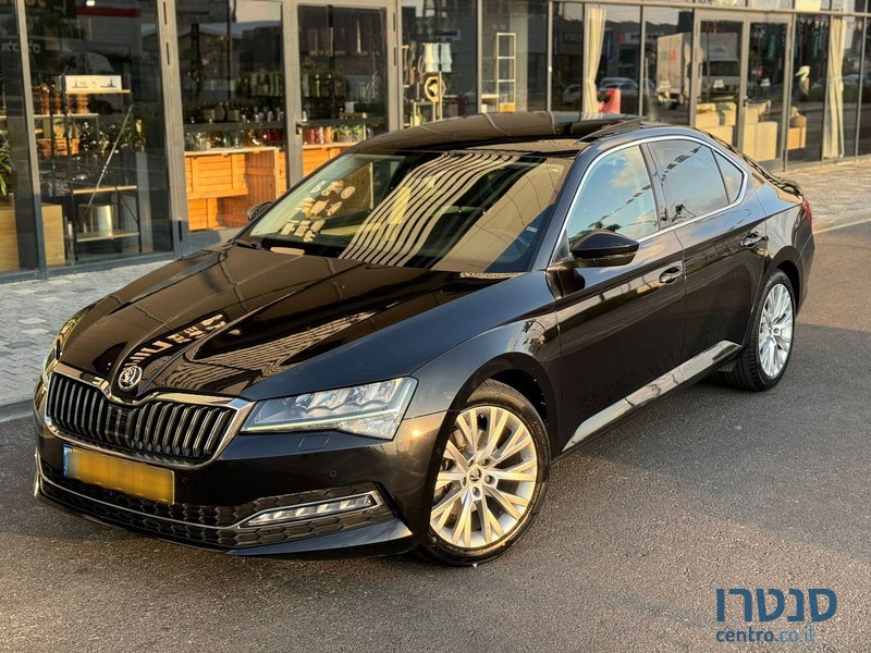 2020' Skoda Superb photo #3