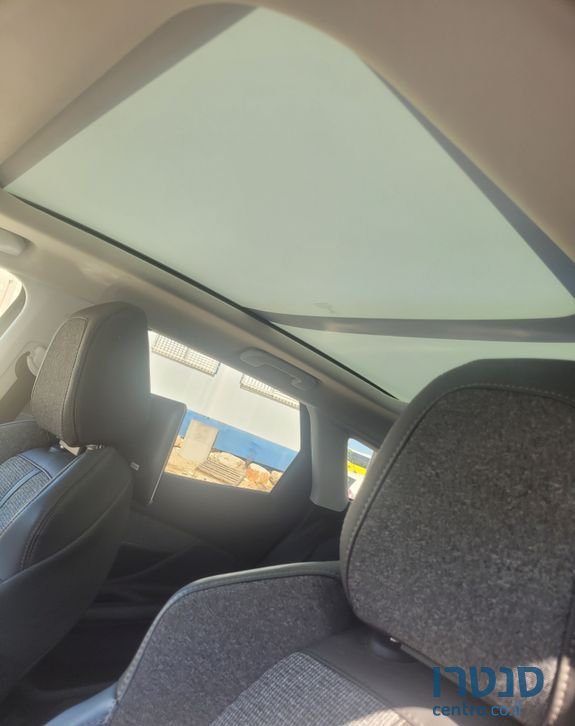 2017' Peugeot 3008 פיג'ו photo #2