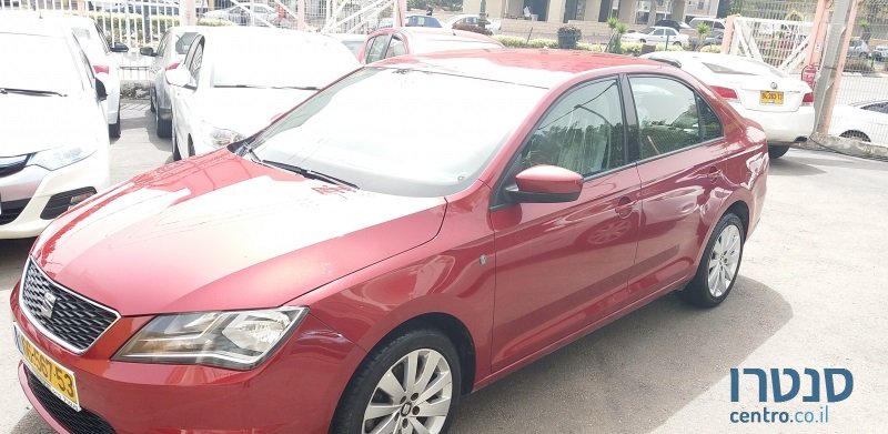 2014' SEAT Toledo photo #2