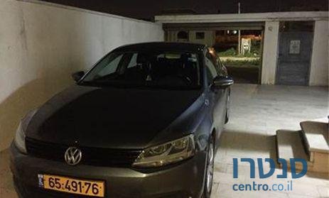 2012' Volkswagen Jetta photo #2