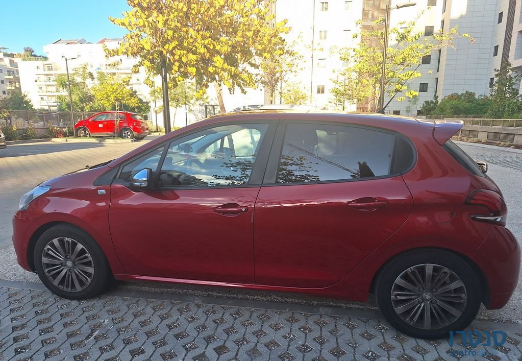 2018' Peugeot 208 פיג'ו photo #6