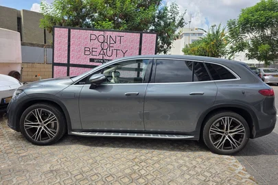 2023' Mercedes-Benz EQS SUV מרצדס-בנץ