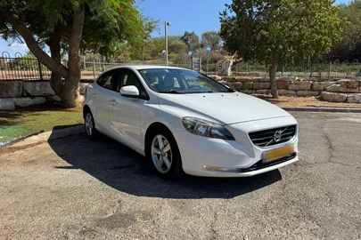 2016' Volvo V40 T3