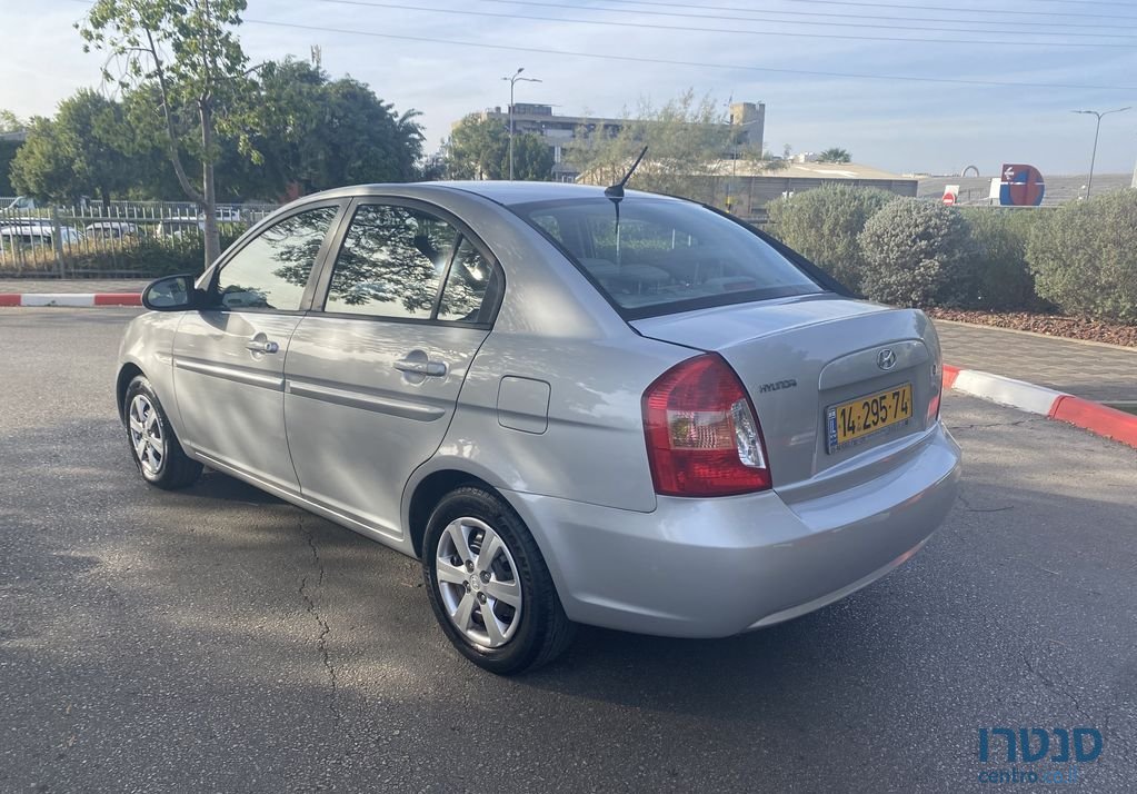 2010' Hyundai Accent יונדאי אקסנט photo #2