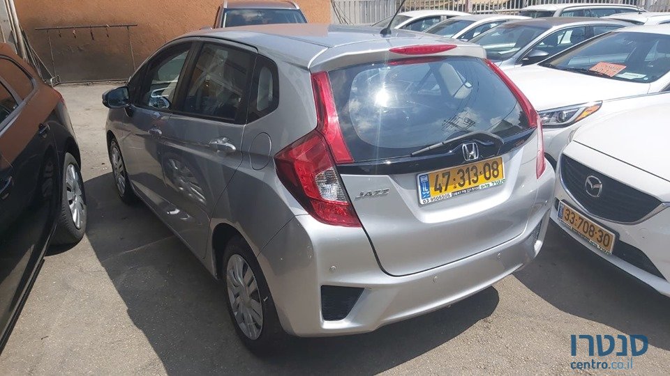 2017' Honda Jazz photo #2