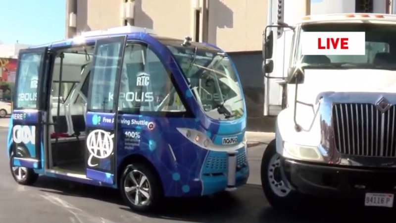 Las Vegas automated shuttle gets into accident within first hour