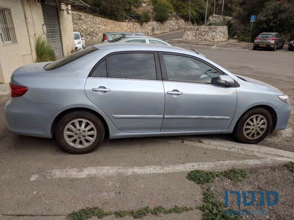 2011' Toyota Corolla photo #1