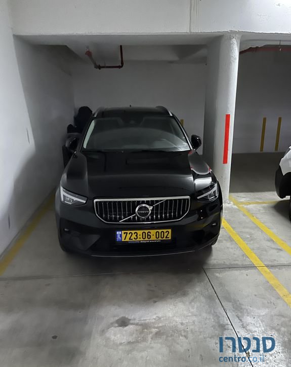 2022' Volvo Xc40 וולוו photo #2