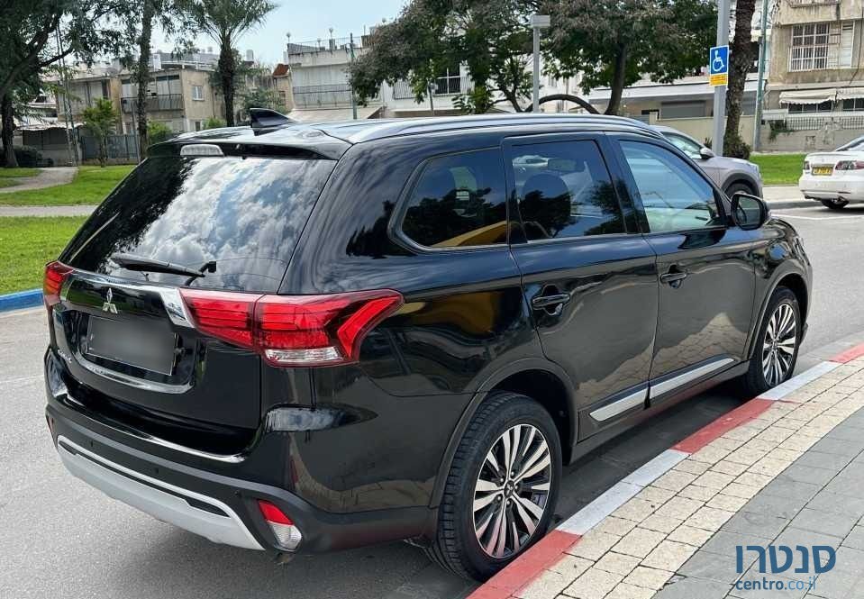 2020' Mitsubishi Outlander מיצובישי אאוטלנדר photo #4