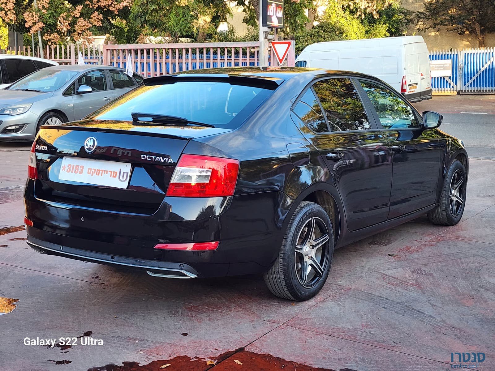 2014' Skoda Octavia photo #3
