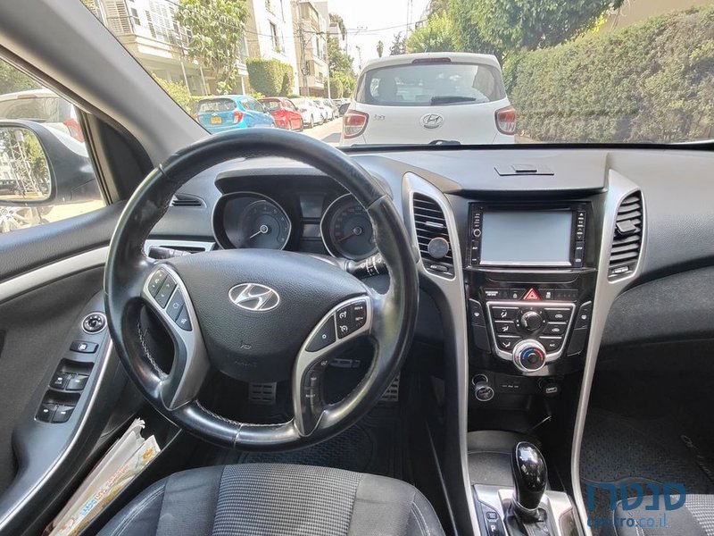 2012' Hyundai i30 יונדאי photo #2