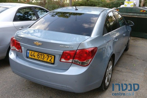 2010' Chevrolet Cruze photo #2