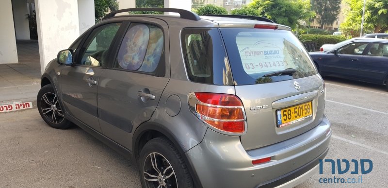 2014' Suzuki SX4 photo #1