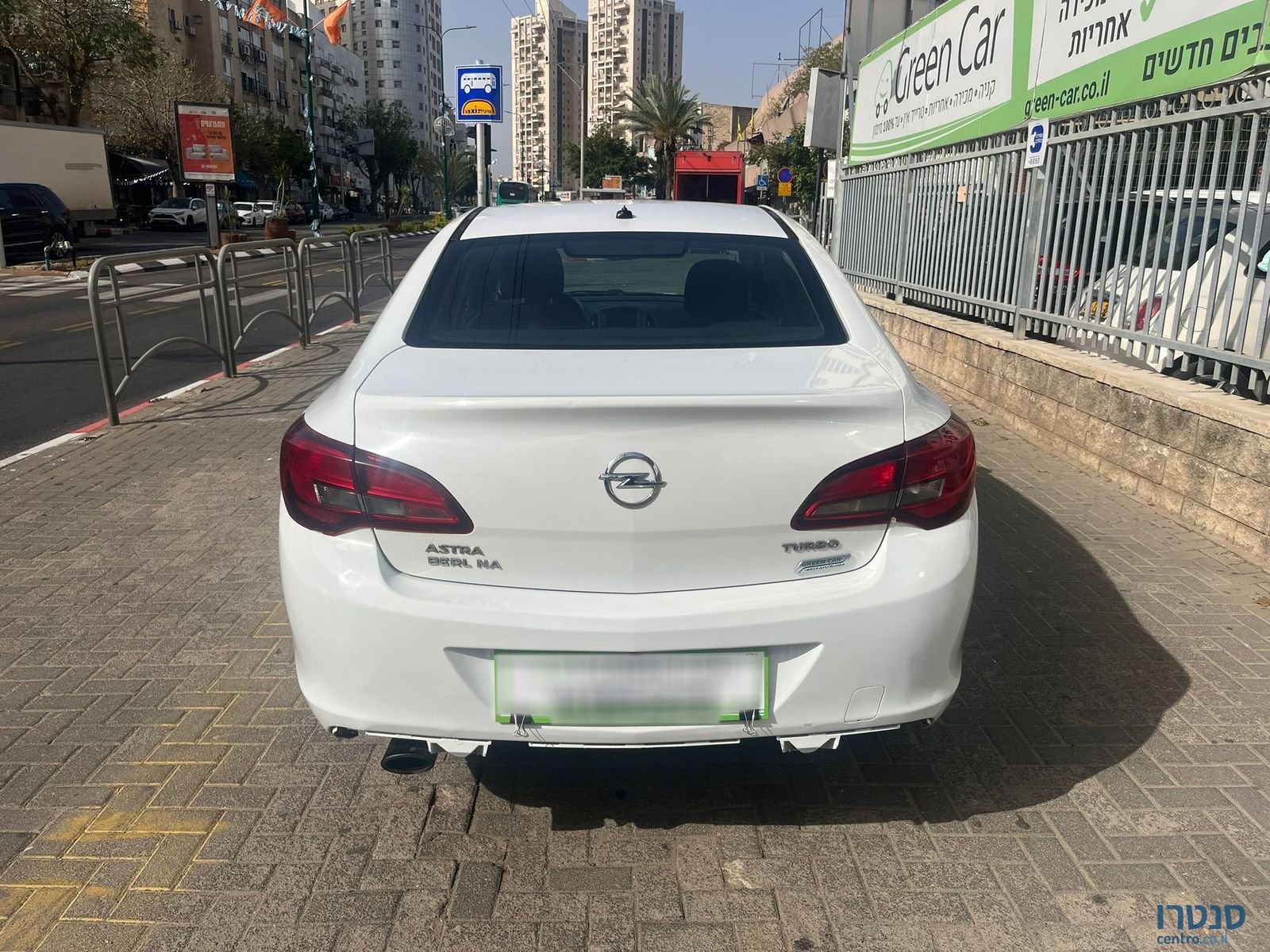 2014' Opel Astra photo #6