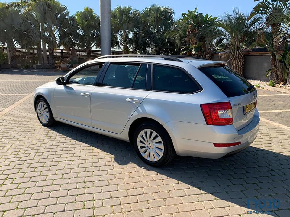 2016' Skoda Octavia photo #2