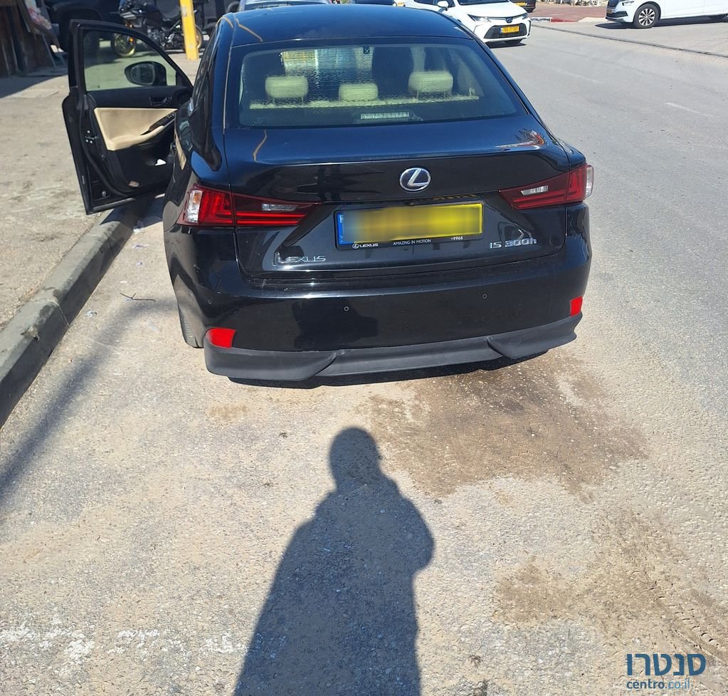 2017' Lexus IS לקסוס photo #3