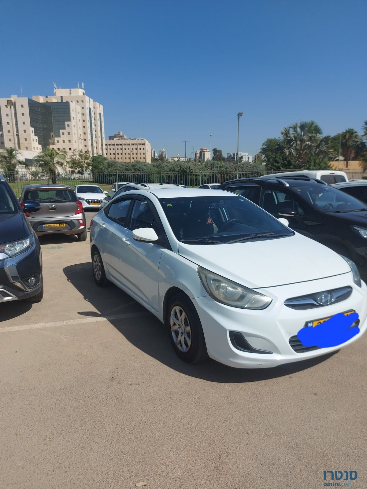 2013' Hyundai i25 יונדאי photo #2