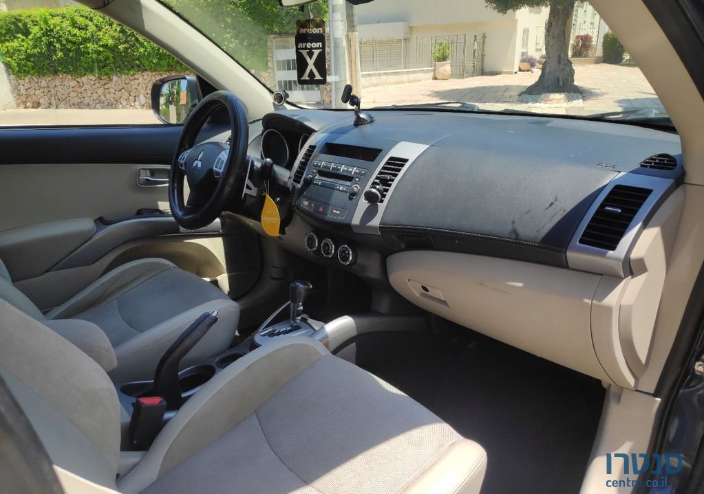 2011' Mitsubishi Outlander מיצובישי אאוטלנדר photo #6
