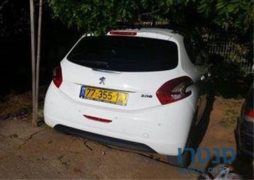 2013' Peugeot 208 אקטיב photo #3