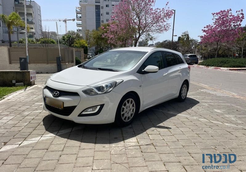 2013' Hyundai i30 יונדאי photo #3