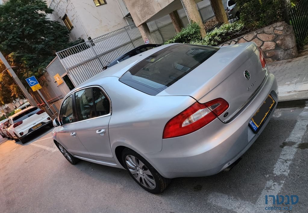 2011' Skoda Superb סקודה סופרב photo #3