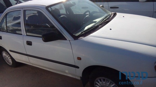 2000' Daihatsu Charade photo #2