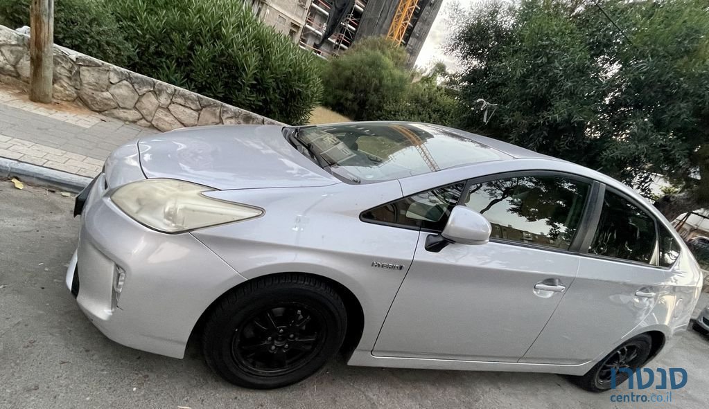 2014' Toyota Prius טויוטה פריוס photo #2