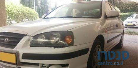 2004' Hyundai Elantra Gl 1600 photo #4