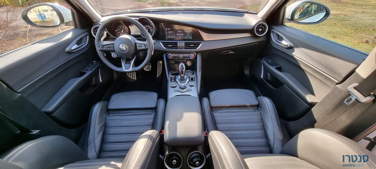 2021' Alfa Romeo Giulia VELOCE photo #3