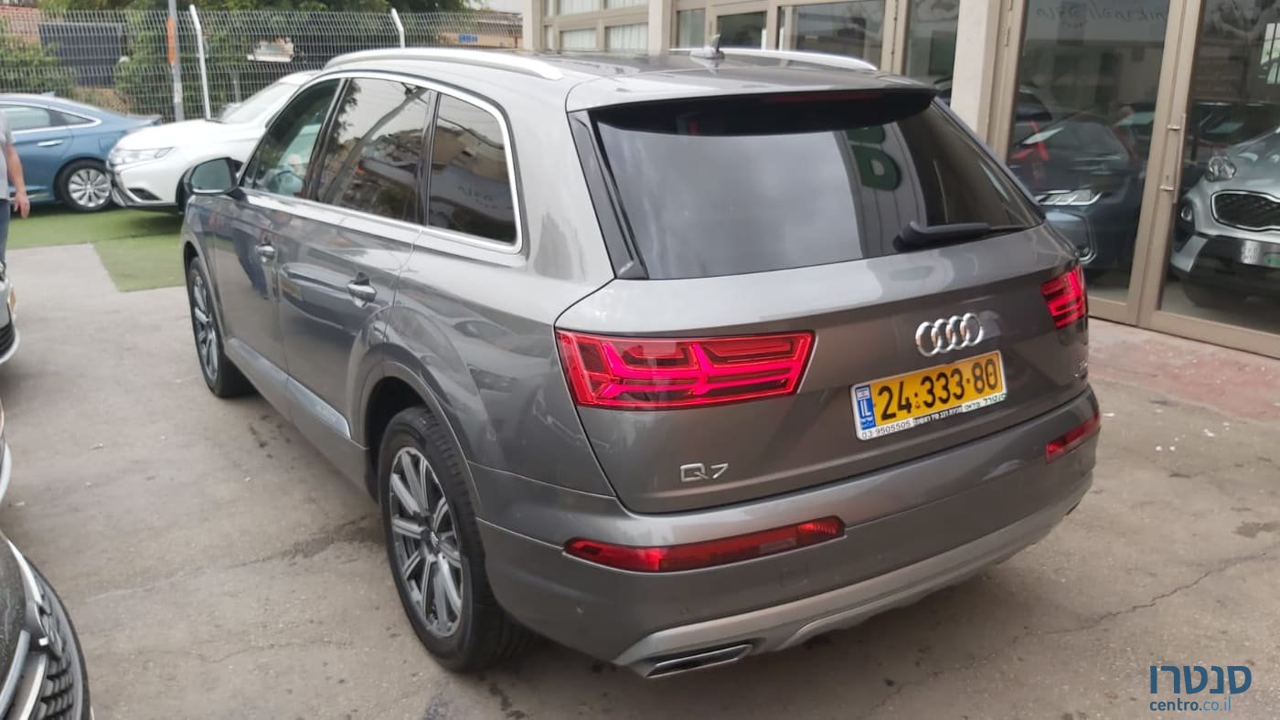 2017' Audi Q7 photo #2