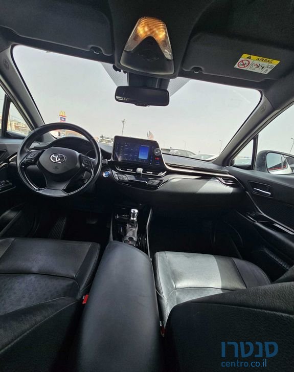 2018' Toyota C-HR טויוטה photo #3