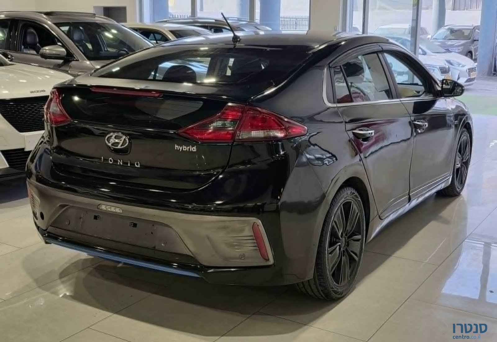 2017' Hyundai Ioniq photo #3