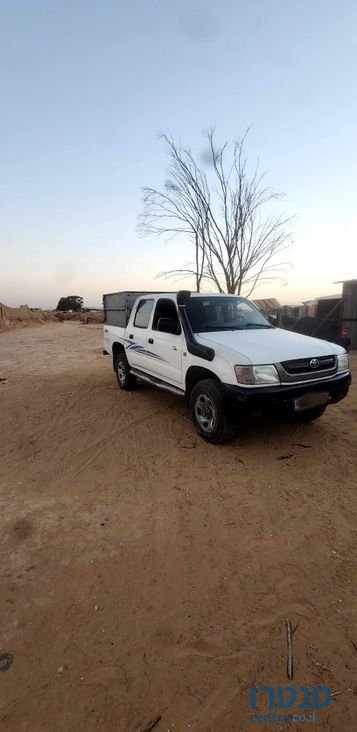 2004' Toyota Hilux טויוטה היילקס photo #3