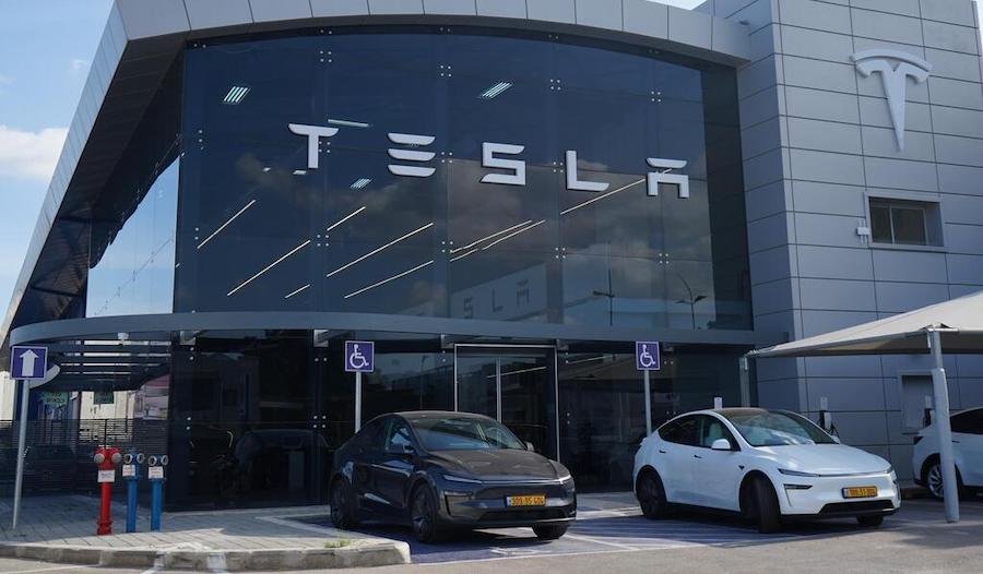 Tesla вводит бесплатную зарядку в Израиле на фоне войны