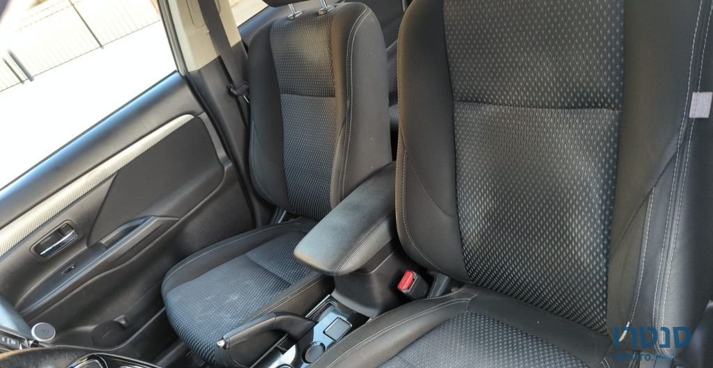 2017' Mitsubishi Outlander מיצובישי אאוטלנדר photo #6