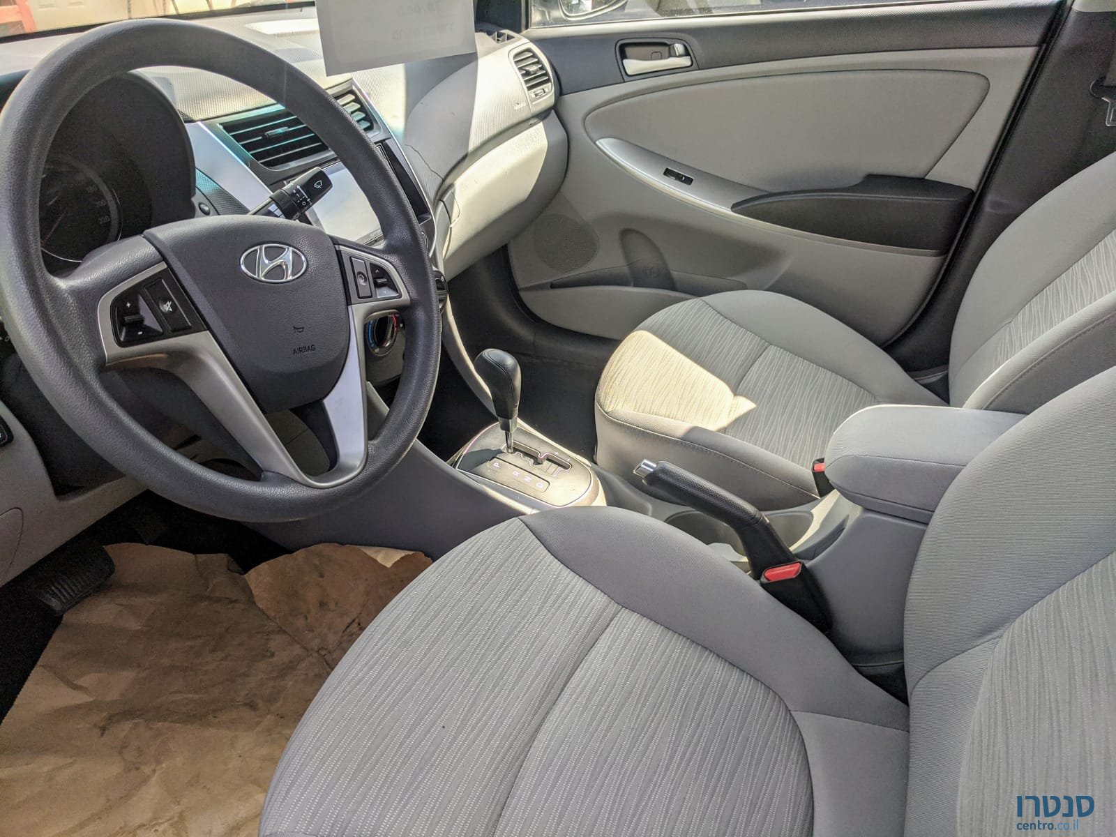 2017' Hyundai i25 photo #3