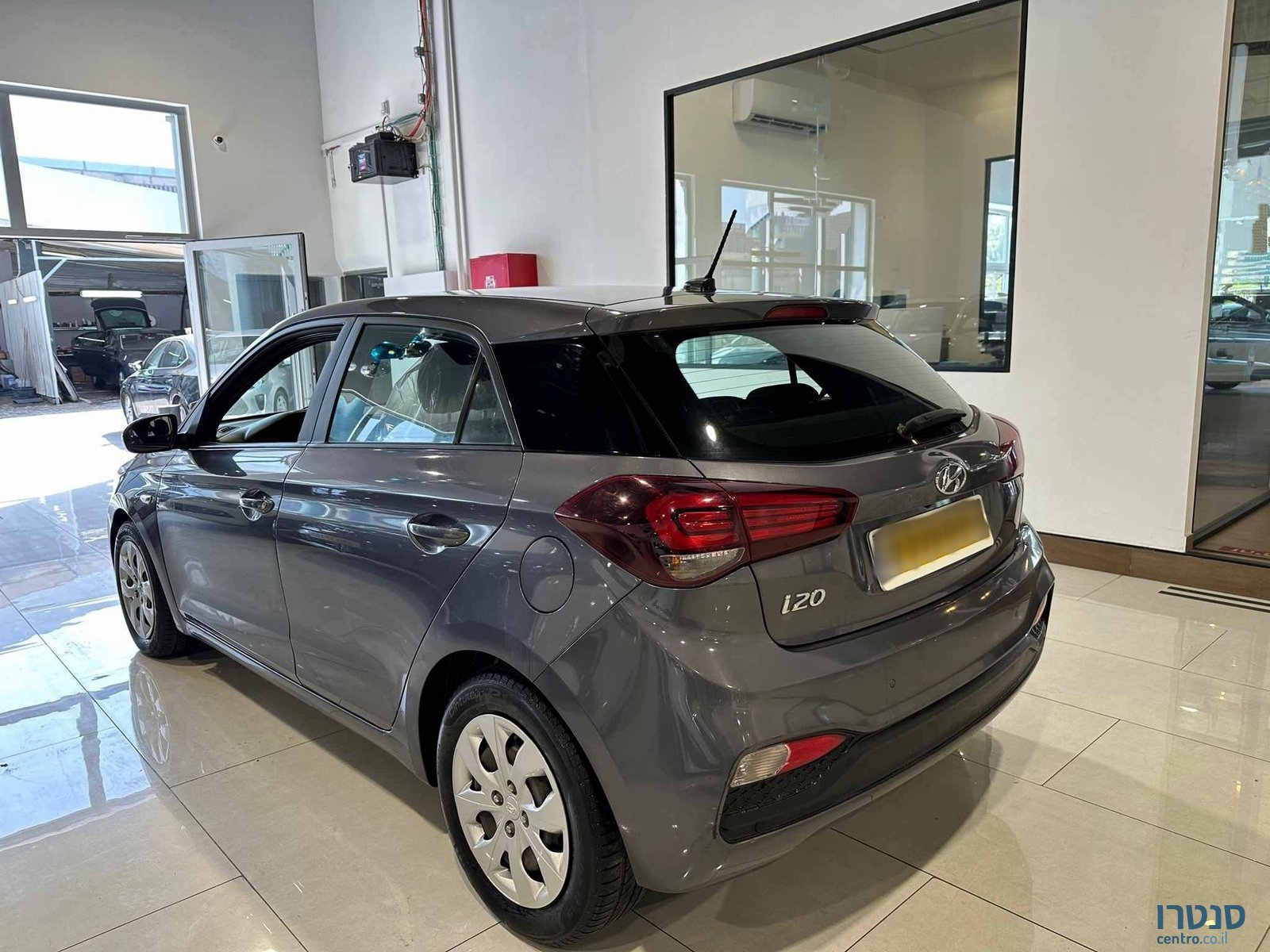 2020' Hyundai i20 photo #3