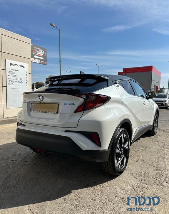 2022' Toyota C-HR טויוטה photo #3