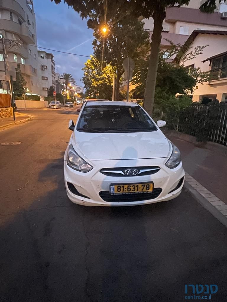 2012' Hyundai i25 יונדאי photo #6