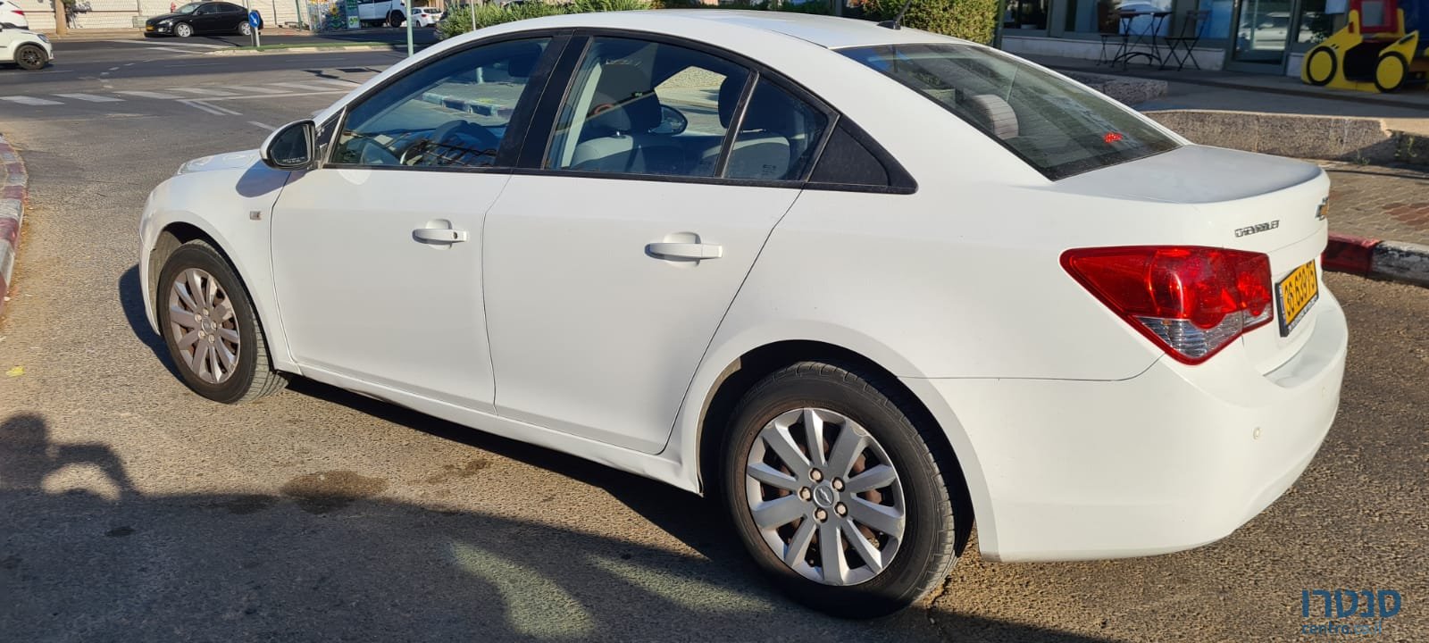 2011' Chevrolet Cruze photo #1