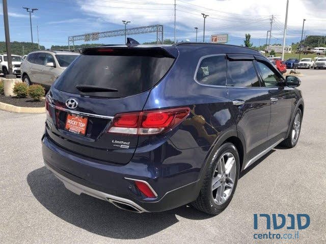 2018' Hyundai Grand Santa Fe photo #2