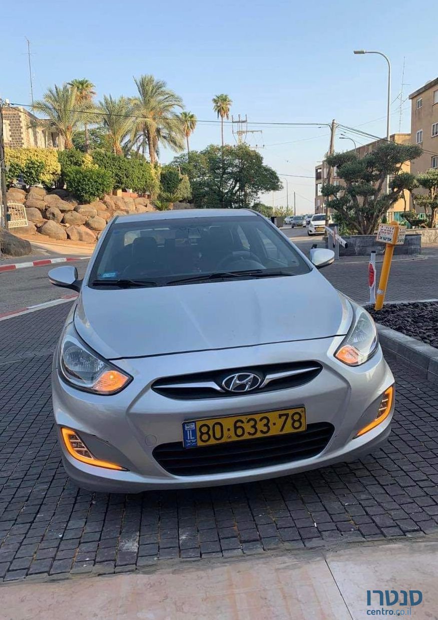 2012' Hyundai i25 יונדאי photo #1