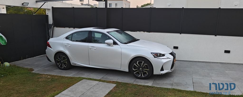 2018' Lexus Is300H לקסוס photo #2